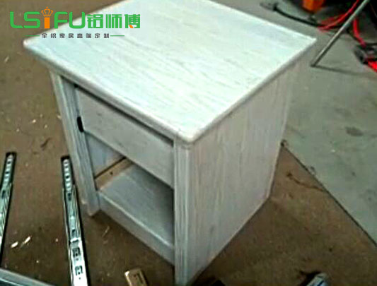 鋁師傅防水防潮濕全鋁床頭柜效果圖 鋁師傅防水防潮濕全鋁床頭柜效果圖