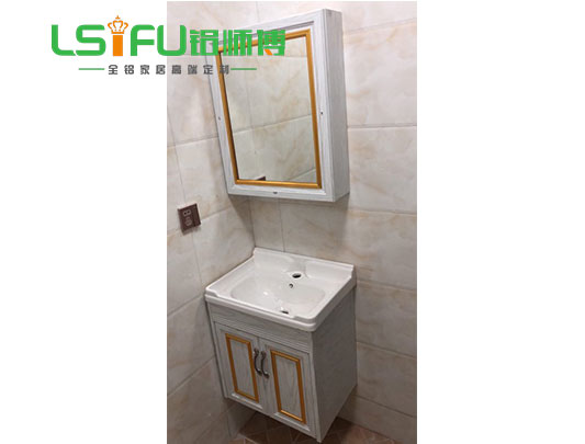 鋁師傅衛(wèi)生間全鋁浴室柜效果圖