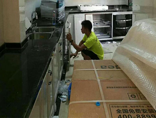 鋁師傅全鋁家居白色整體櫥柜安裝現(xiàn)場(chǎng)圖片 鋁師傅全鋁家居白色整體櫥柜安裝現(xiàn)場(chǎng)圖片